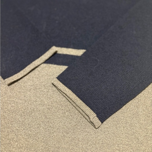 Vintage Black and Tan Sweater - Picture 3 of 9